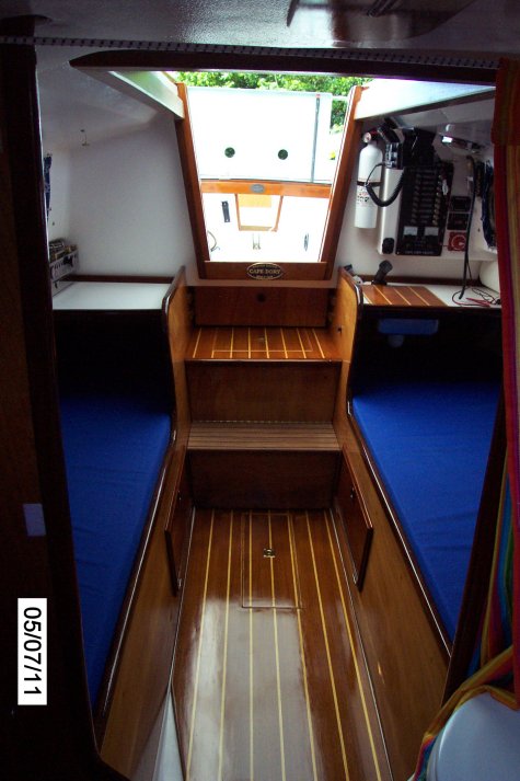 Main cabin, looking aft from V-berth